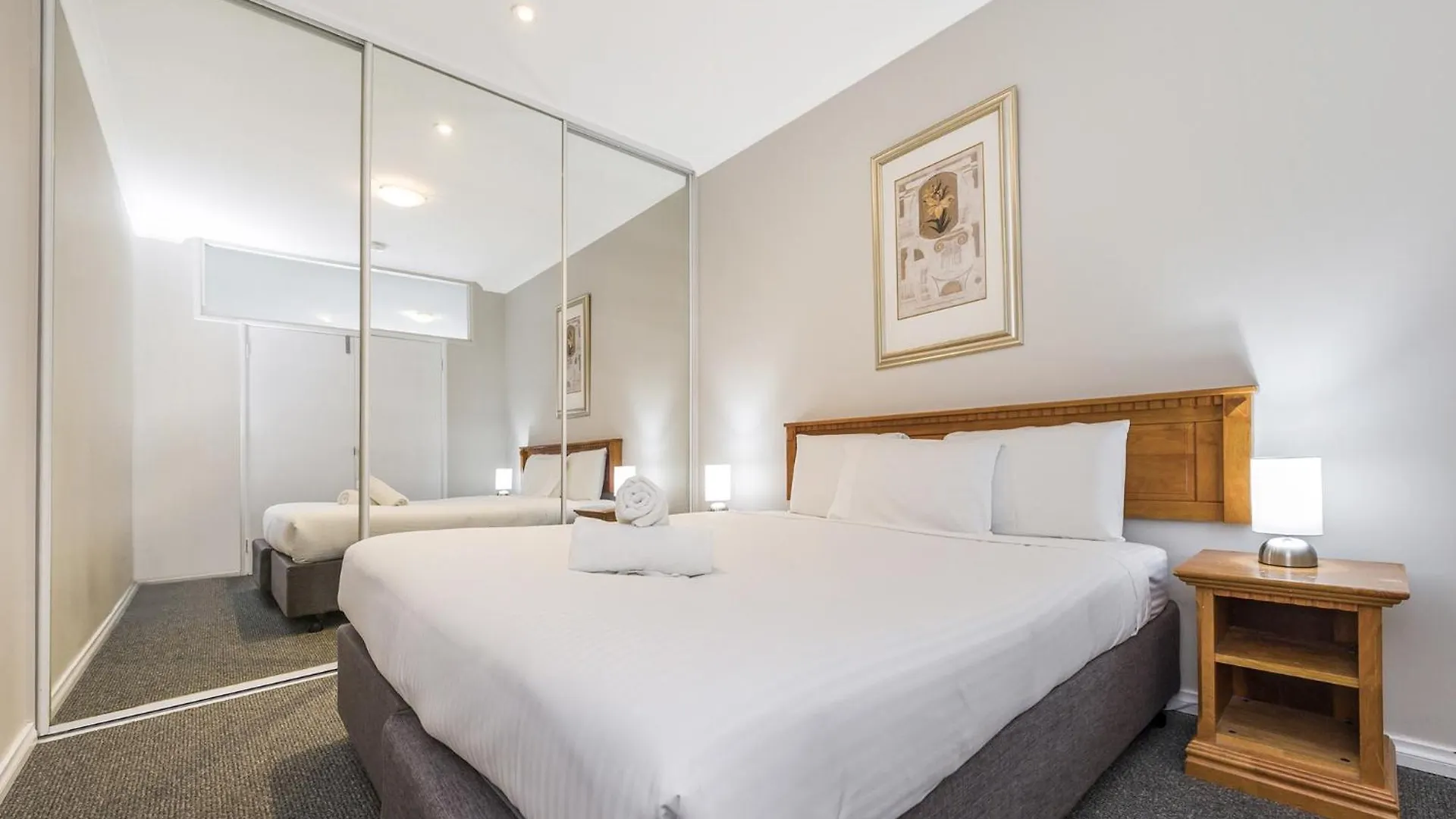 Central Perth 2-Bed Apartment With Pool & Gym