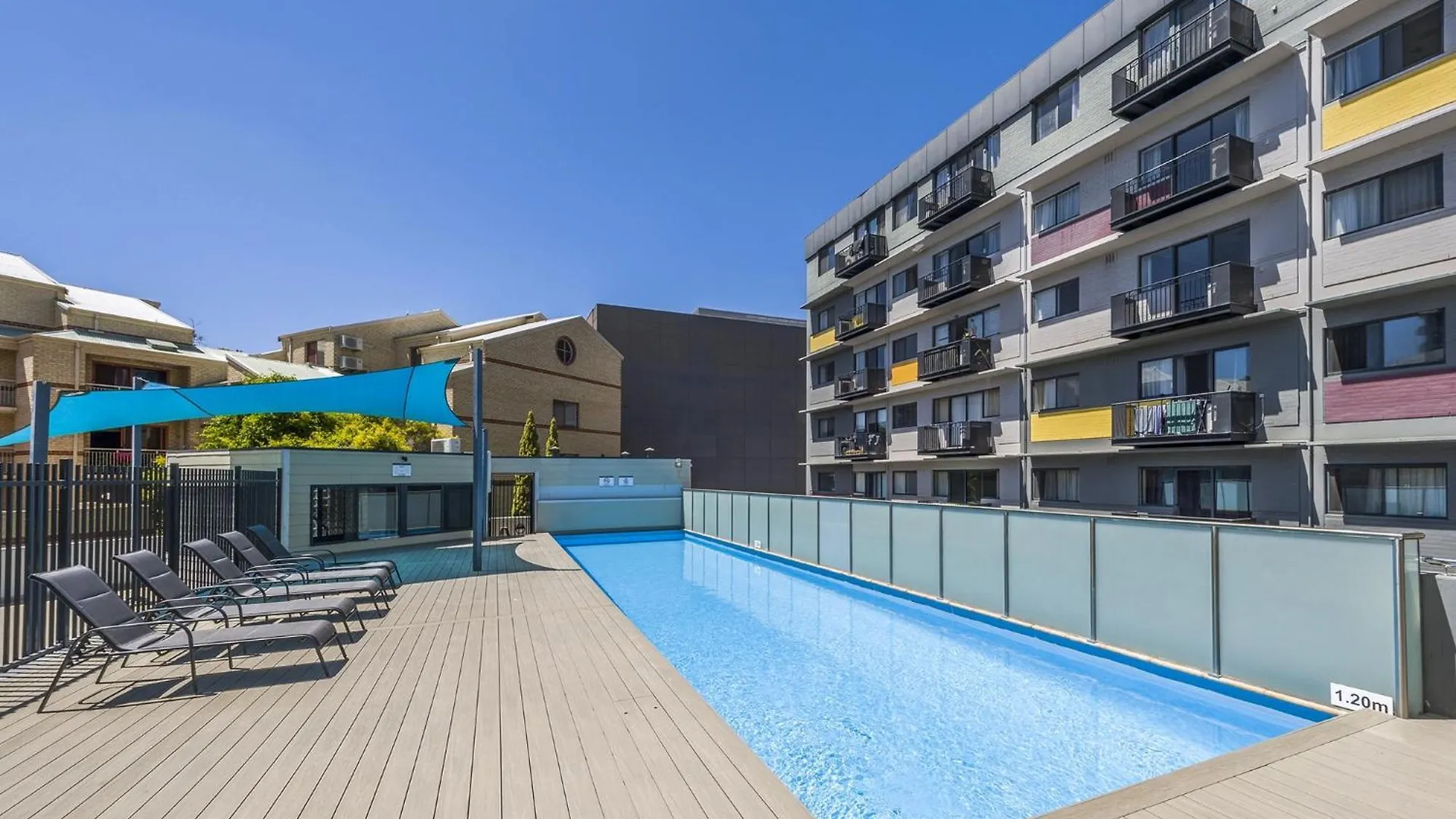 Central Perth 2-Bed Apartment With Pool & Gym 0*,