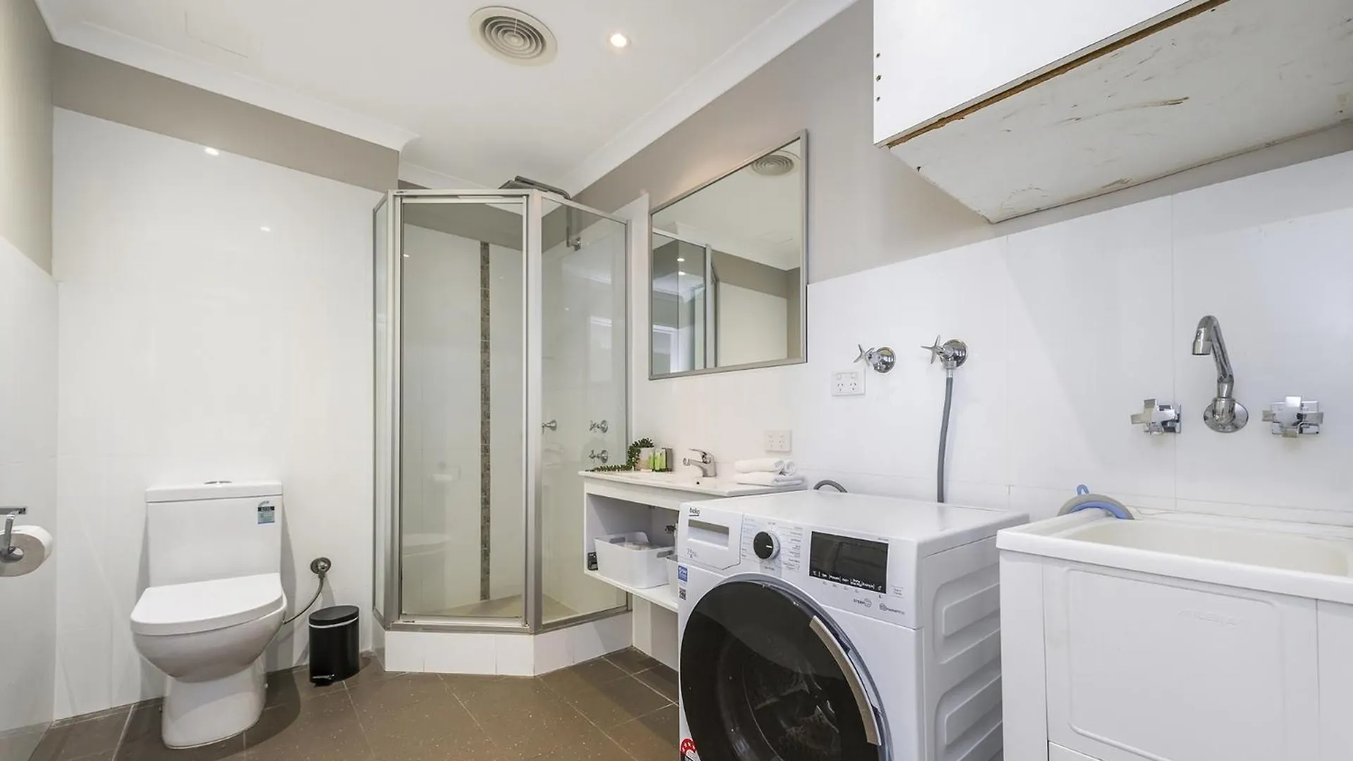 Central Perth 2-Bed Apartment With Pool & Gym 오스트레일리아