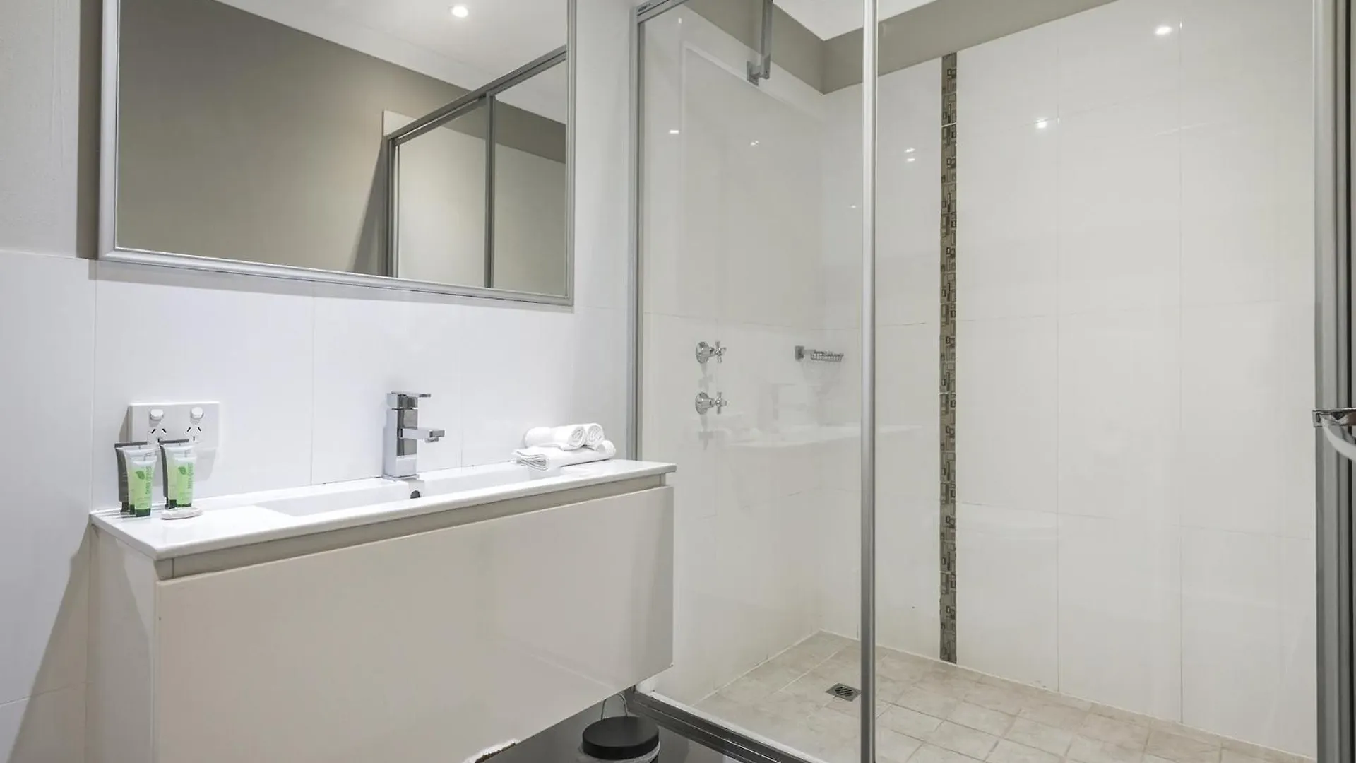 Central Perth 2-Bed Apartment With Pool & Gym