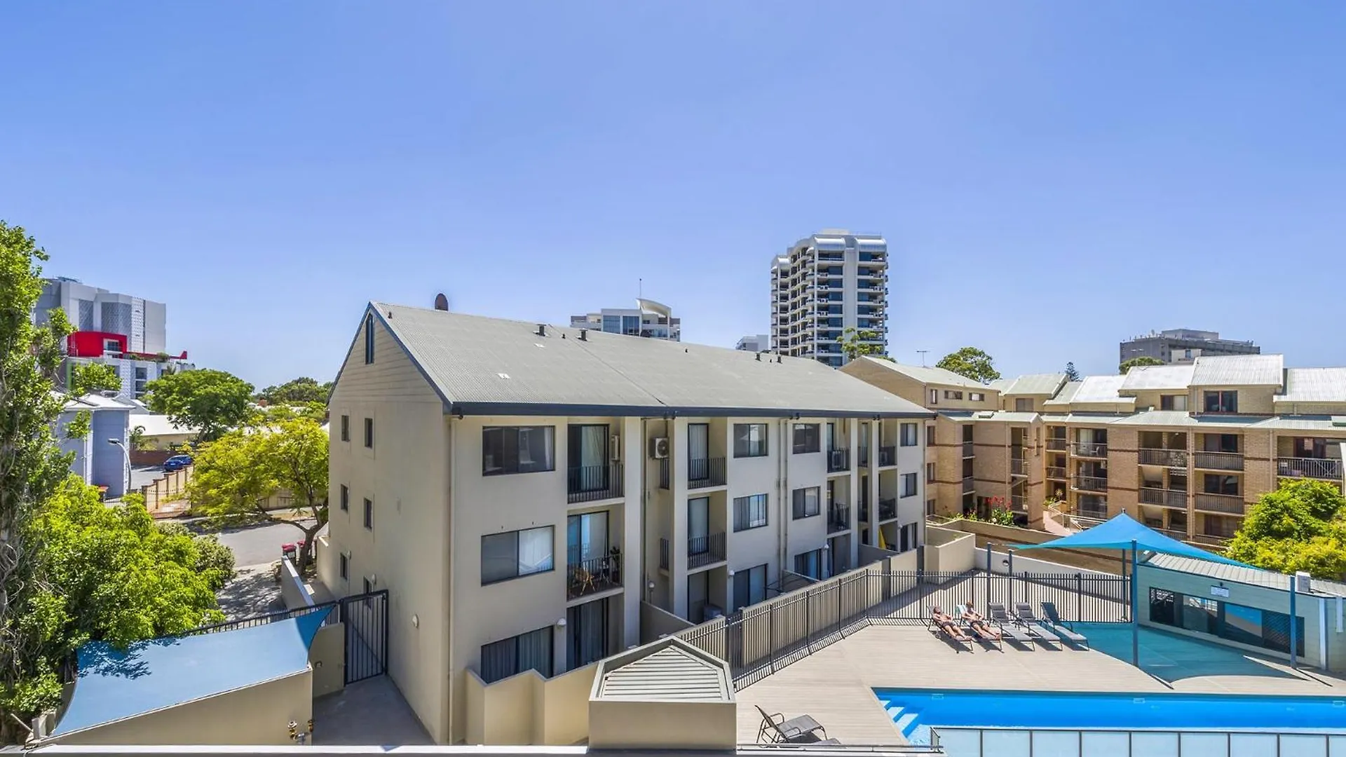 Central Perth 2-Bed Apartment With Pool & Gym