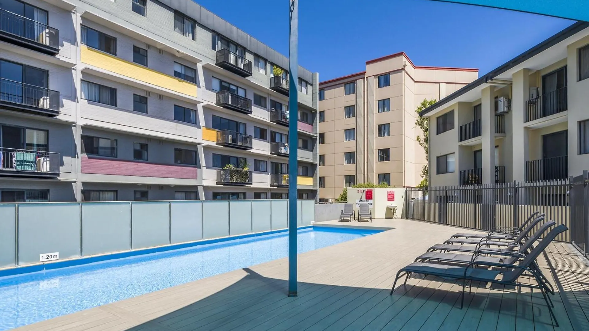 Central Perth 2-Bed Apartment With Pool & Gym