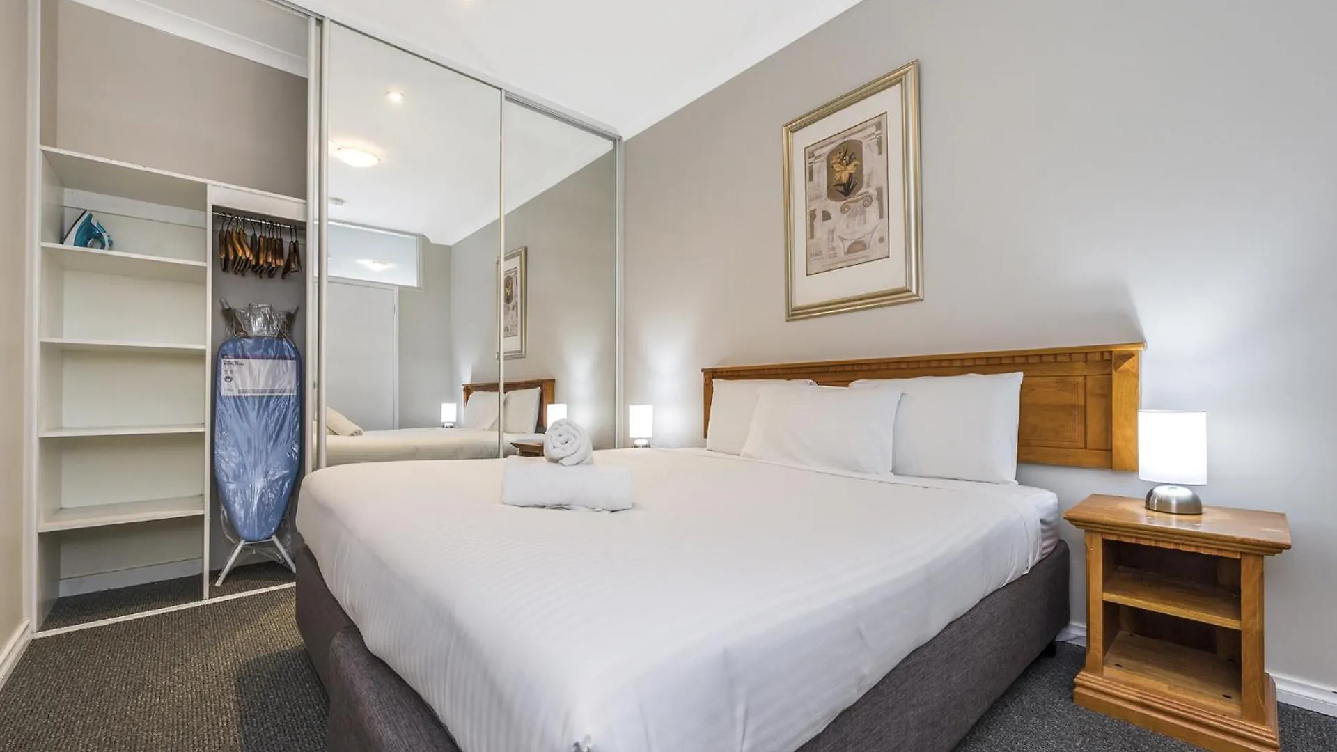 Central Perth 2-Bed Apartment With Pool & Gym
