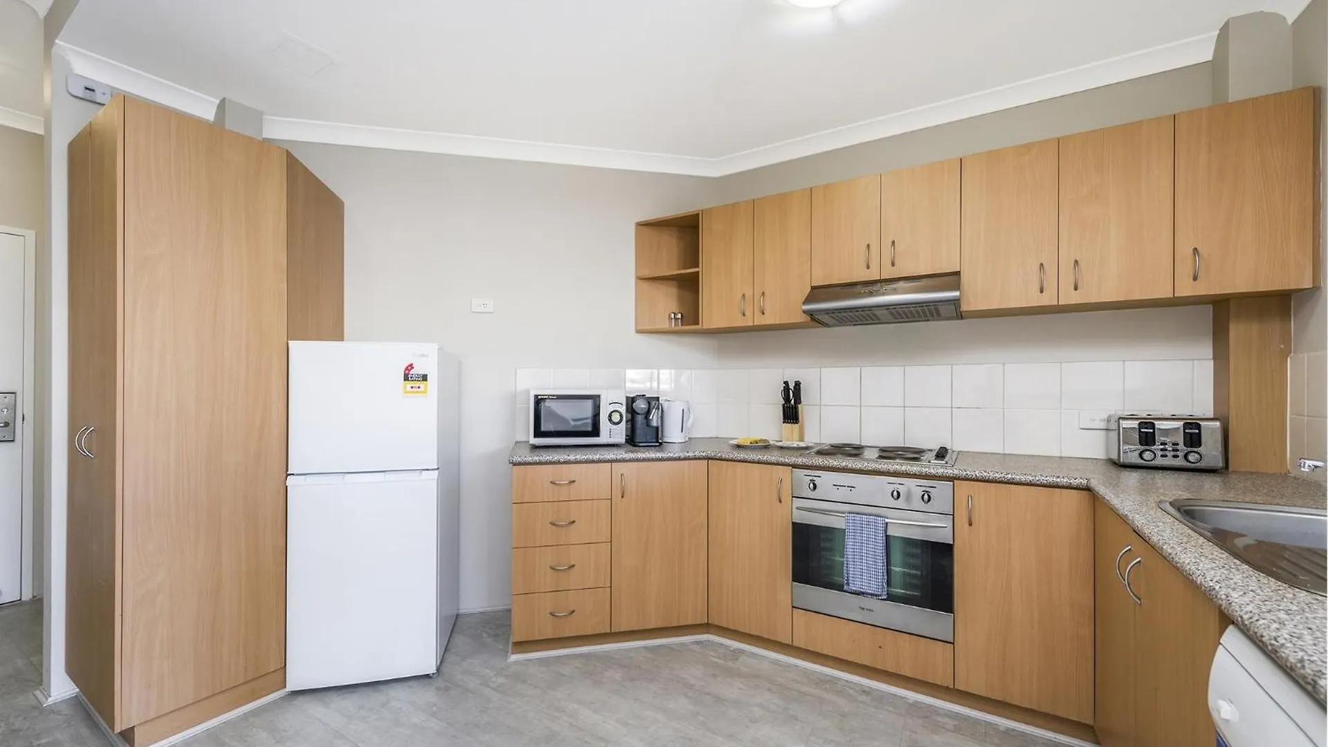 Central Perth 2-Bed Apartment With Pool & Gym
