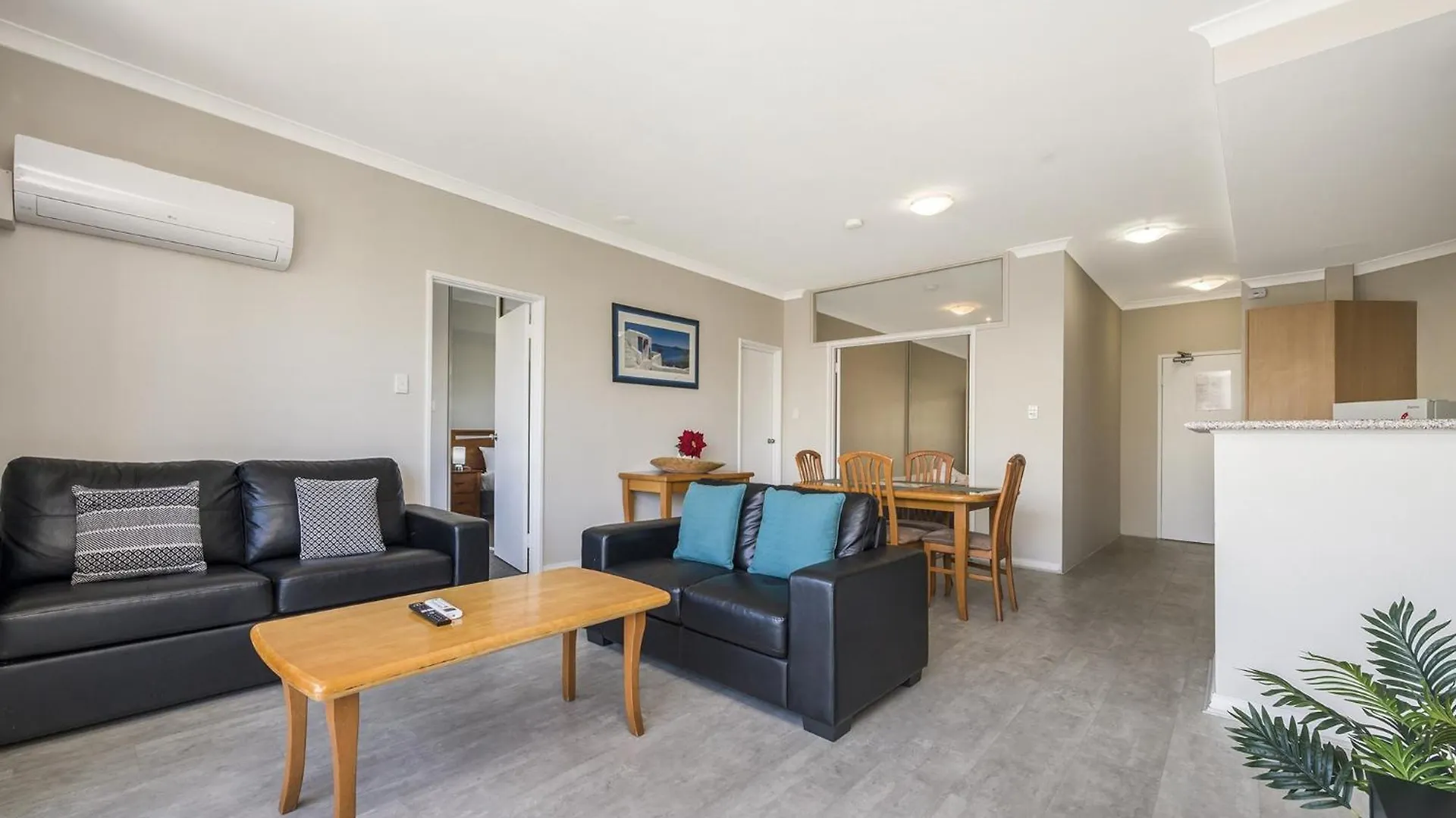Central Perth 2-Bed Apartment With Pool & Gym 오스트레일리아